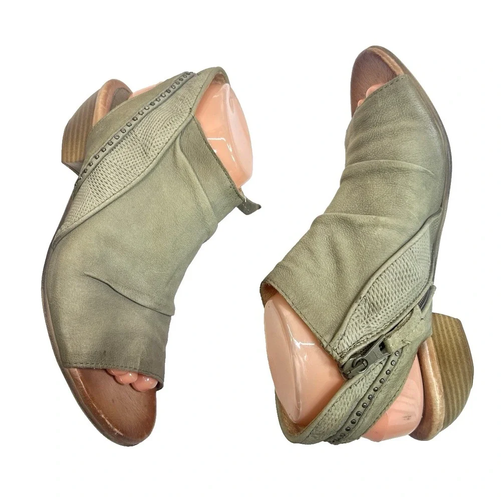Miz Mooz Green Sandals Slouch Studded‎ Leather Low Heeled Size 39 8.5-9 US